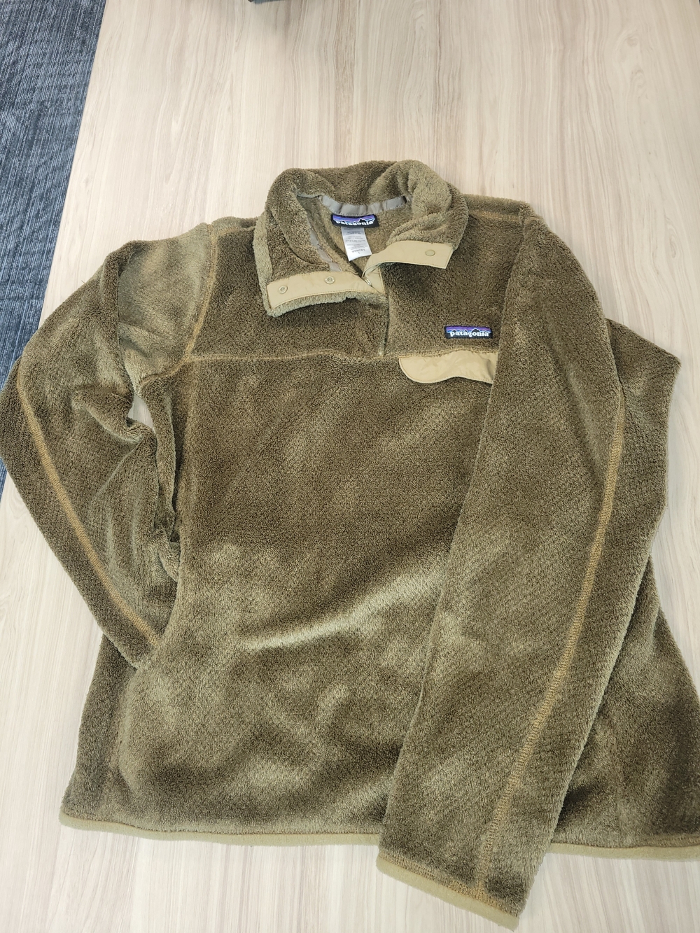 Patagonia Women's Brown Fuzzy Fleece Jacket with Logo Tag